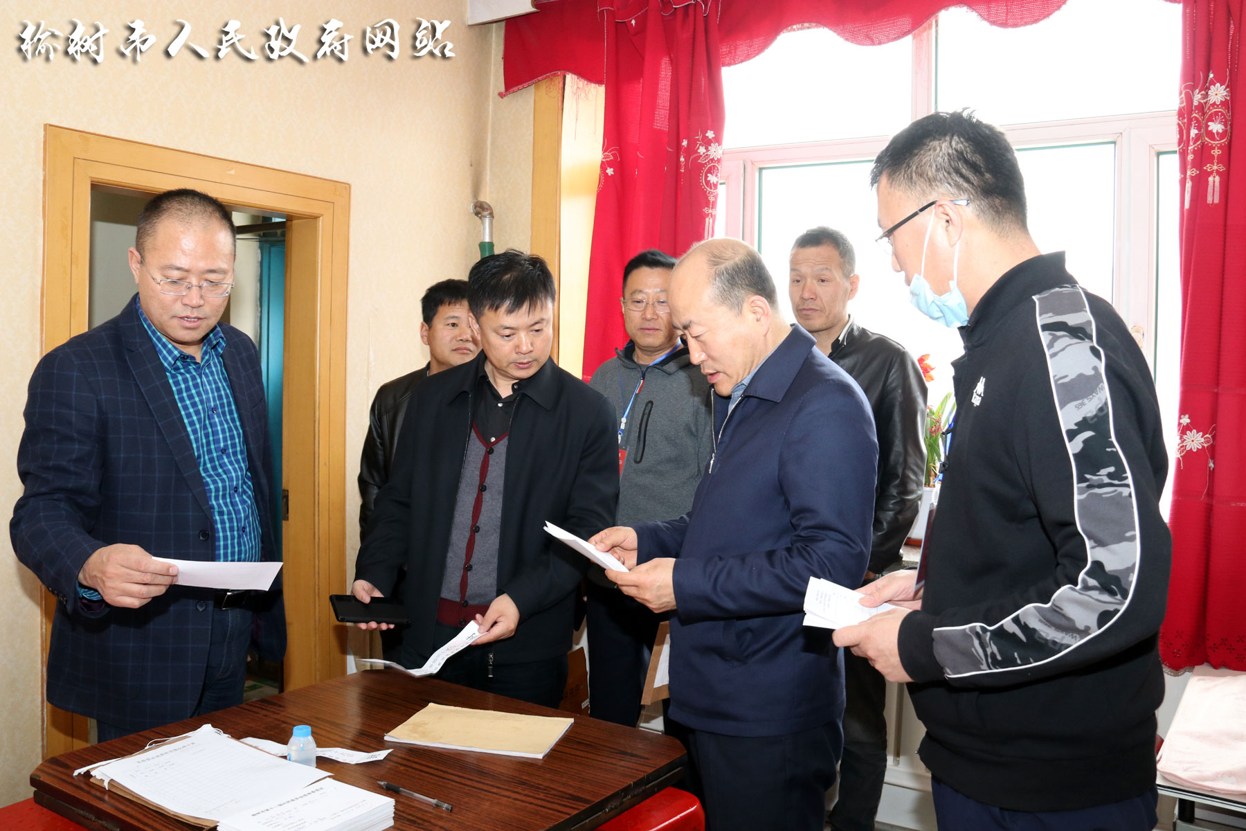 吴喜庆到五棵树镇督导村两委换届选举工作